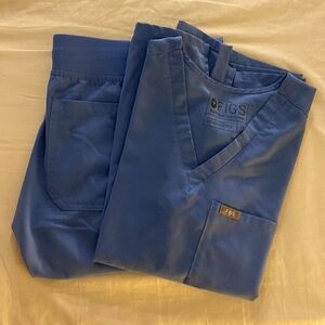 Size XS Figs scrub set